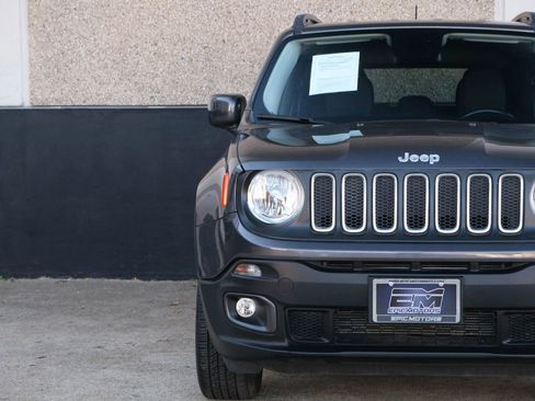 Used 2017 Jeep Renegade Latitude image 3