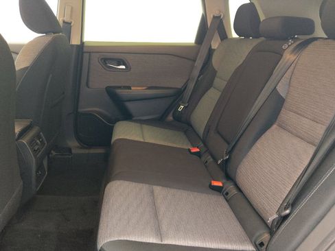Used 2023 Nissan Rogue SV FWD image 18