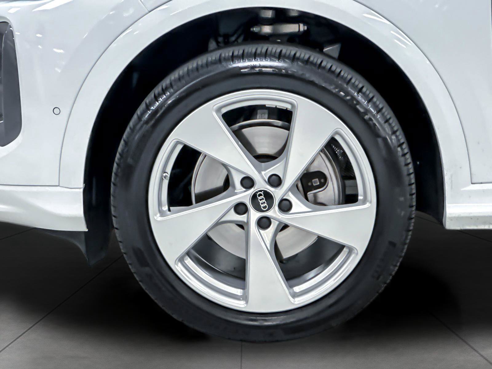 Used 2025 Audi Q5 Premium Plus AWD/4WD image 23