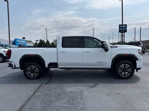 Used 2022 GMC Sierra 2500 AT4 w/ AT4 Premium Plus Package AWD/4WD image 2