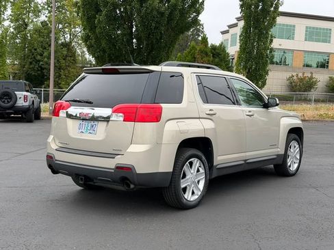 Used 2011 GMC Terrain SLE AWD/4WD image 3