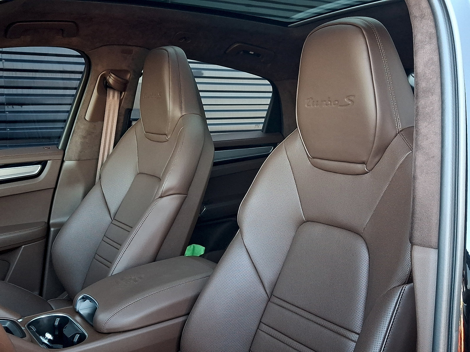 Certified 2023 Porsche Cayenne Turbo S AWD/4WD image 5