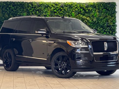 Certified 2022 Lincoln Navigator Reserve image 1