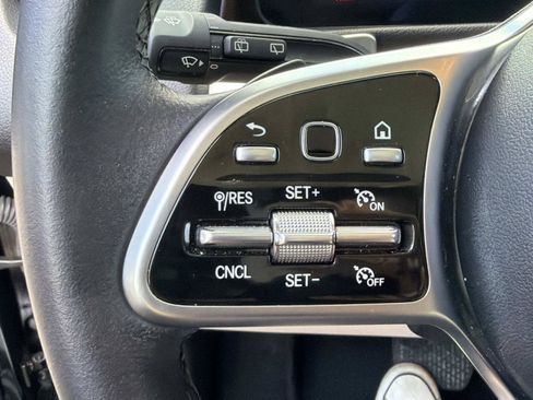 Used 2023 Mercedes-Benz GLB 250 image 29