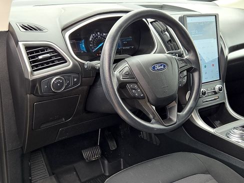 Used 2021 Ford Edge SE FWD image 15