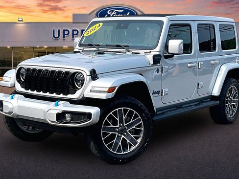 Used 2024 Jeep Wrangler High Altitude AWD/4WD image 12