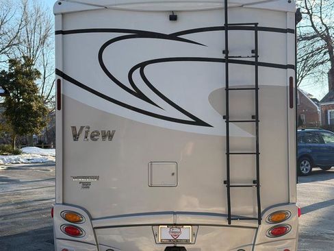 Used 2015 Mercedes-Benz Sprinter 3500 image 9