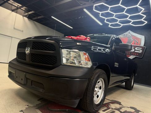 Used 2018 RAM 1500 Express RWD image 3