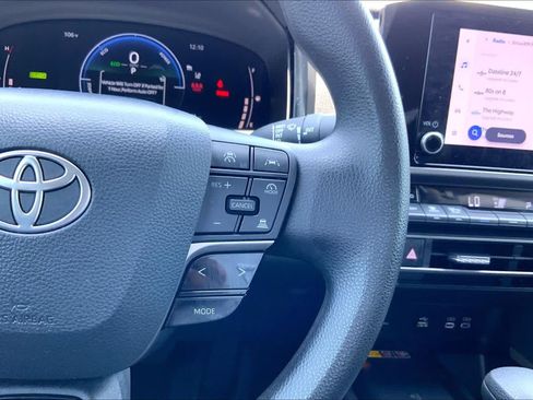Used 2025 Toyota Camry LE FWD image 47