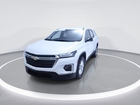 Used 2023 Chevrolet Traverse LS image 4
