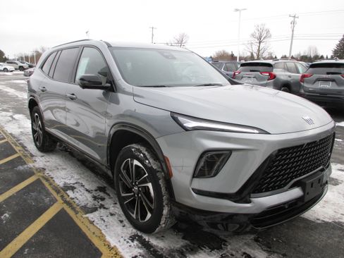 Used 2025 Buick Enclave Sport Touring image 8