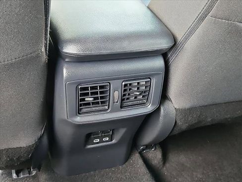 Used 2025 Toyota RAV4 XLE FWD image 16