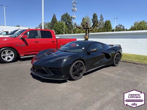 Used 2021 Chevrolet Corvette Stingray Preferred Cpe w/ Z51 Performance Package RWD image 1