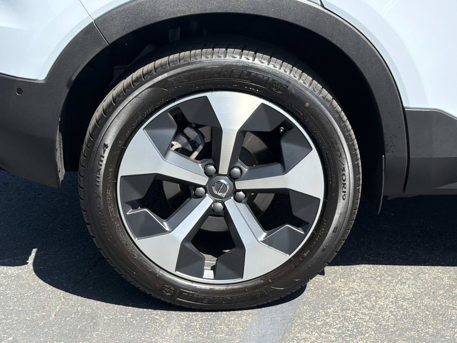 Used 2026 Volvo XC40 B5 Plus w/ Protection Package Premier AWD/4WD image 27