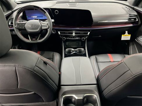 New 2026 Chevrolet Traverse RS w/ LPO, Floor Liner Package image 10