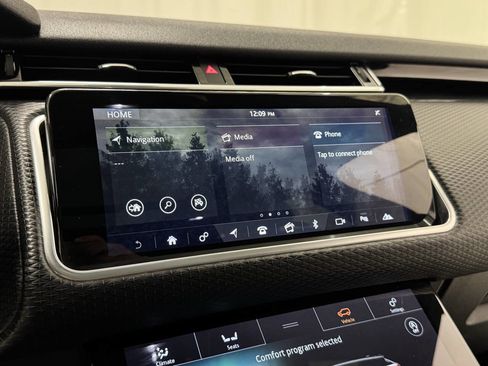 Used 2018 Land Rover Range Rover Velar R-Dynamic SE image 26