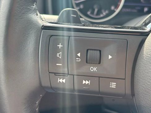 Used 2023 Nissan Rogue SL w/ SL Premium Package image 20