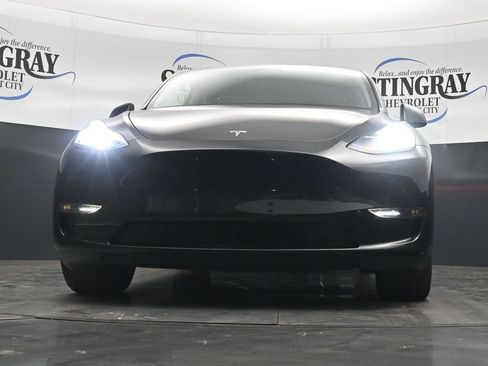 Used 2022 Tesla Model Y Long Range AWD/4WD image 27