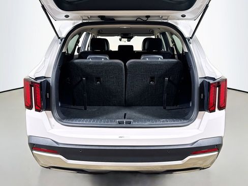 Used 2024 Kia Sorento S image 24