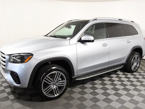 Used 2024 Mercedes-Benz GLS 450 4MATIC image 2