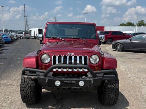 Used 2012 Jeep Wrangler Unlimited Sahara w/ Dual Top Group AWD/4WD image 2