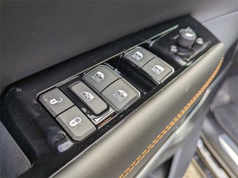 New 2024 Jeep Grand Wagoneer Series III image 11