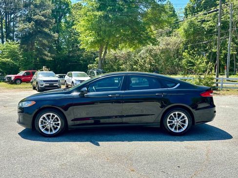 Used 2020 Ford Fusion SE FWD image 4