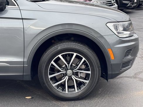 Used 2021 Volkswagen Tiguan SE w/ Panoramic Sunroof Package image 43