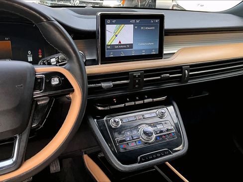 Used 2022 Lincoln Corsair Reserve image 6