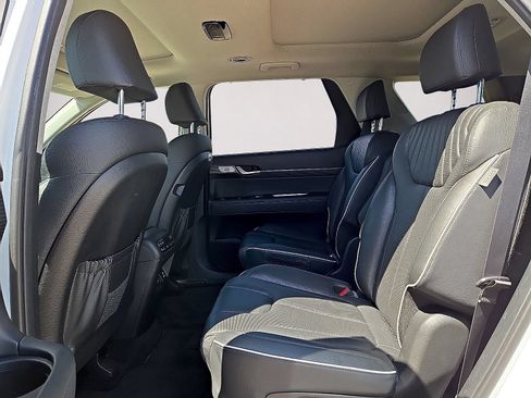 Used 2023 Hyundai Palisade Limited FWD image 15