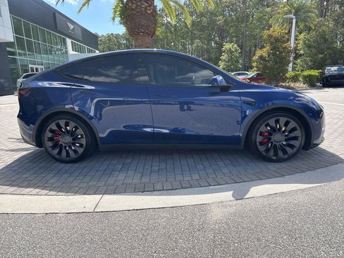 Used 2023 Tesla Model Y Performance AWD/4WD image 7