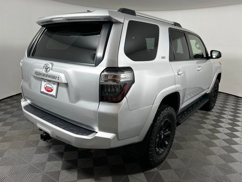 Certified 2021 Toyota 4Runner SR5 AWD/4WD image 5