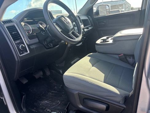 Used 2018 RAM 3500 Tradesman w/ Chrome Appearance Group AWD/4WD image 9