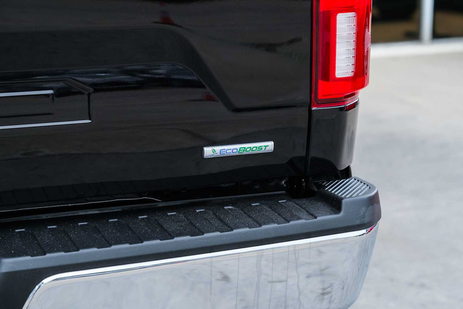 Used 2020 Ford F150 XLT w/ Equipment Group 302A Luxury AWD/4WD image 14