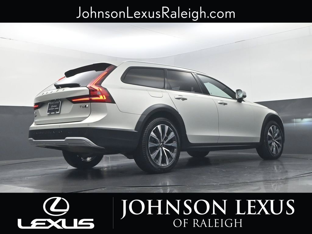 Used 2021 Volvo V90 T6 Cross Country AWD/4WD image 15