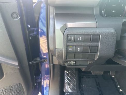 Used 2025 Toyota Tacoma TRD Off-Road AWD/4WD image 18