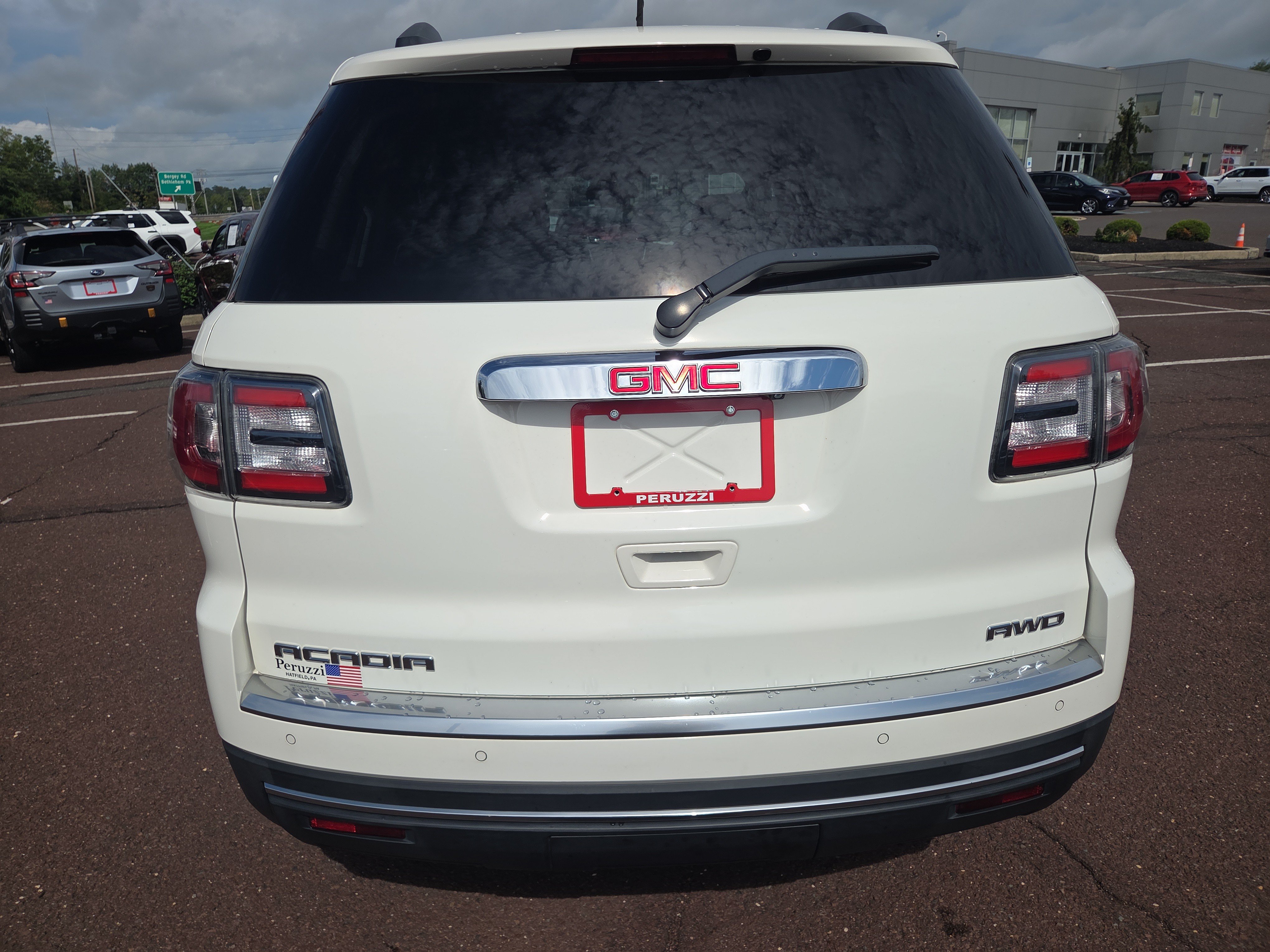 Used 2014 GMC Acadia SLT AWD/4WD image 4
