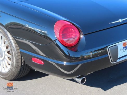 Used 2004 Ford Thunderbird image 16