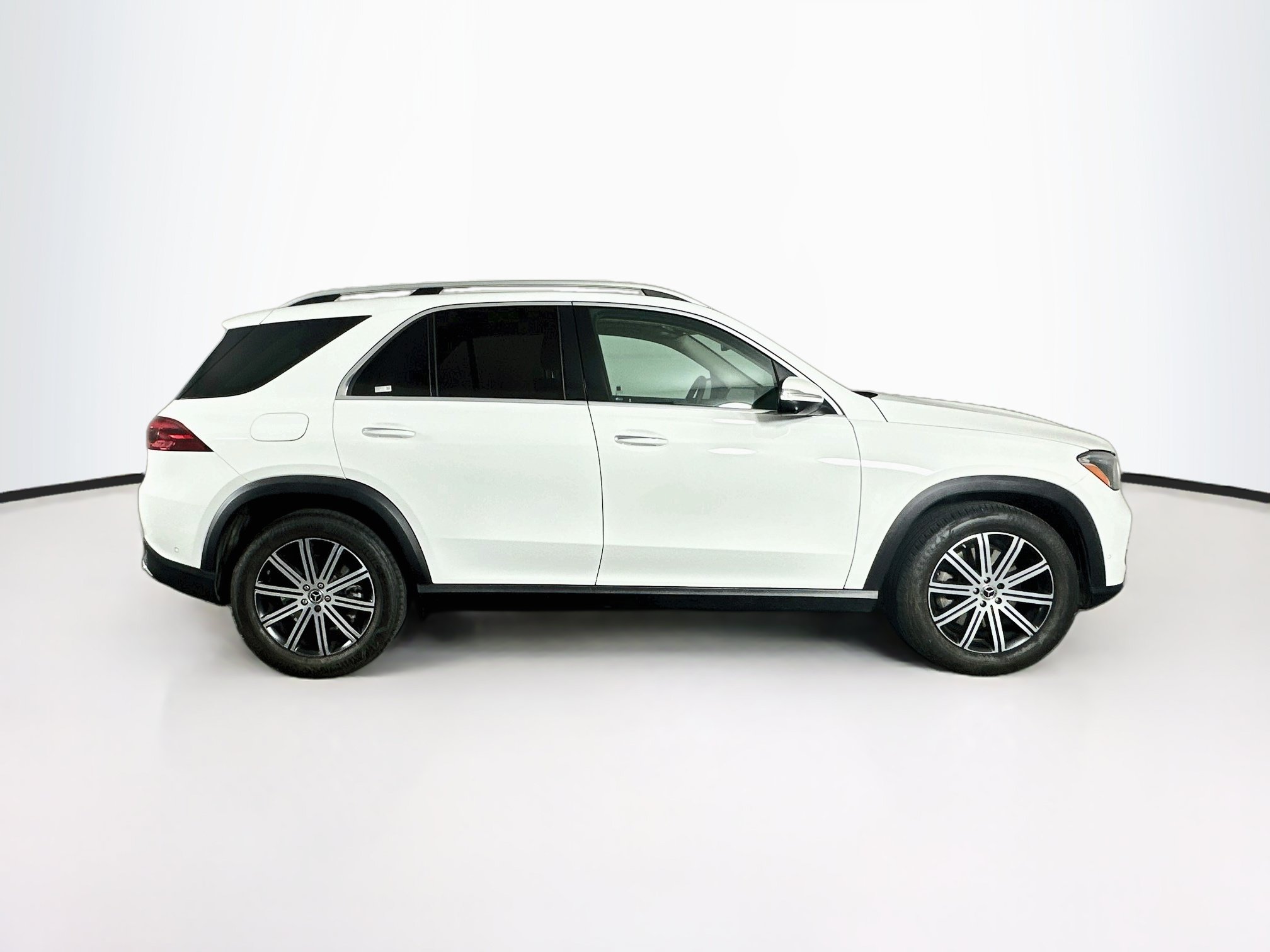 Used 2025 Mercedes-Benz GLE 450e 4MATIC image 10