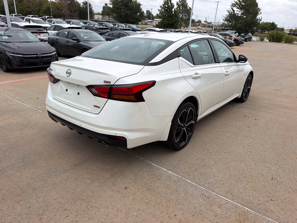 Used 2025 Nissan Altima 2.5 SR AWD/4WD image 5