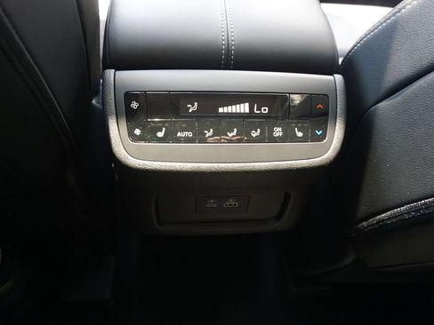 Used 2023 Nissan Pathfinder SL w/ SL Premium Package FWD image 15