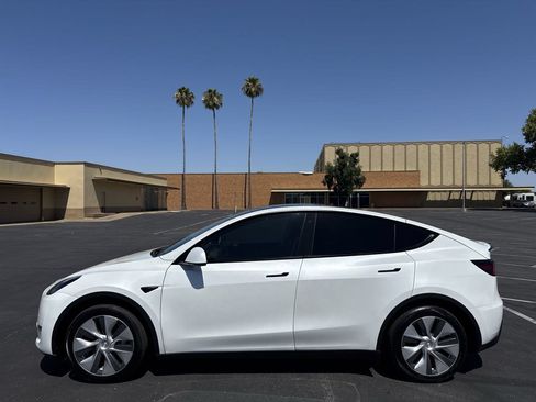 Used 2020 Tesla Model Y Long Range AWD/4WD image 4