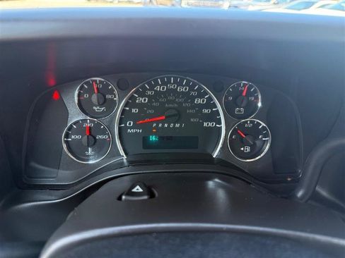 Used 2017 Chevrolet Express 2500 Extended RWD image 32