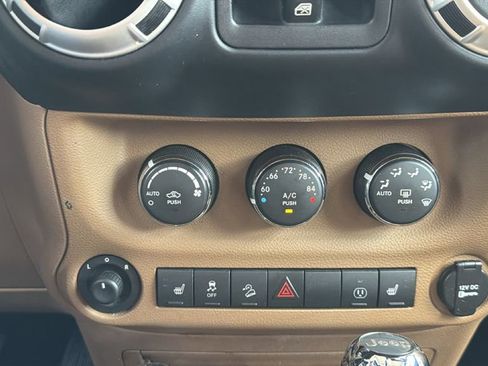Used 2013 Jeep Wrangler Unlimited Sahara w/ Connectivity Group AWD/4WD image 30
