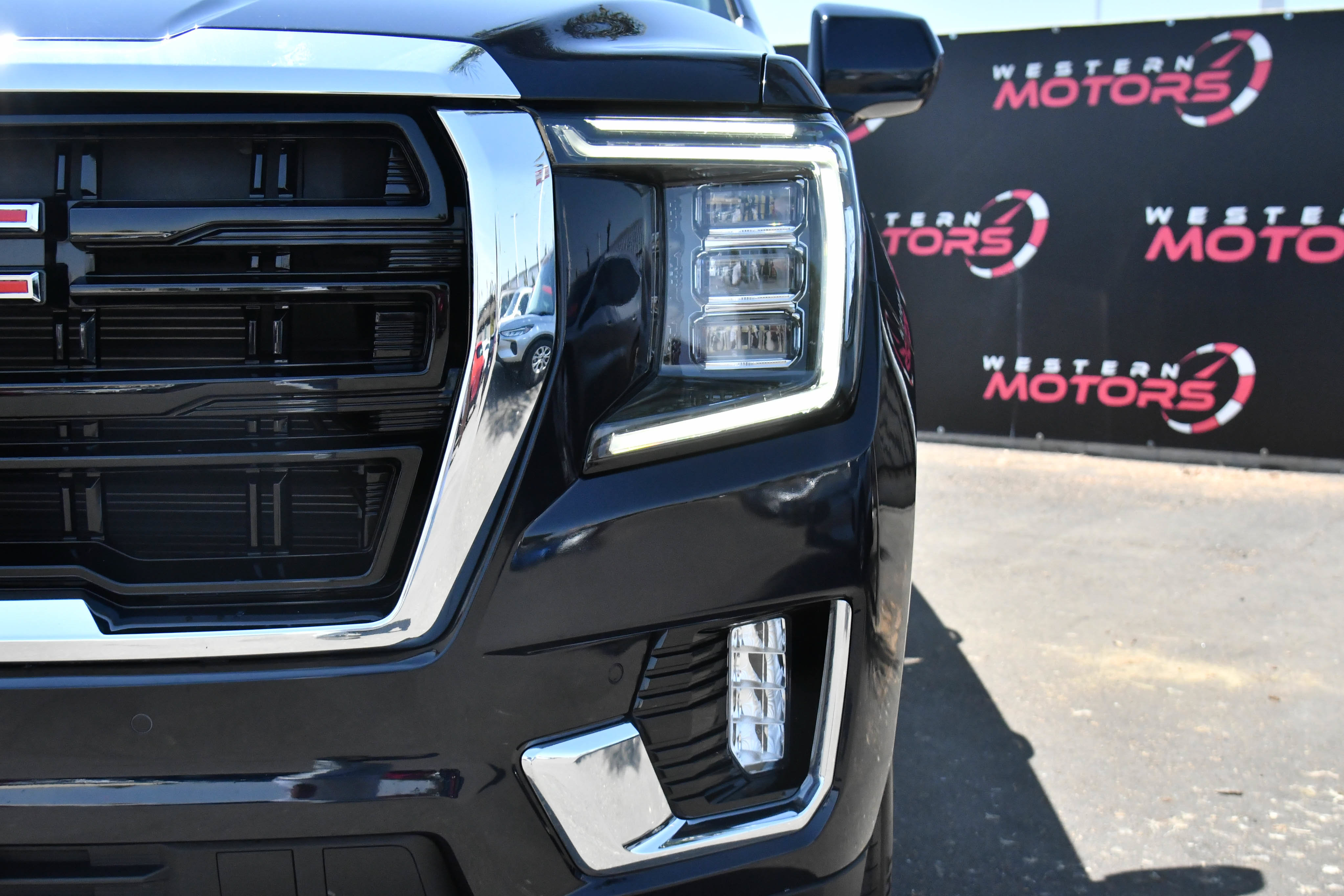 Used 2024 GMC Yukon SLE AWD/4WD image 11