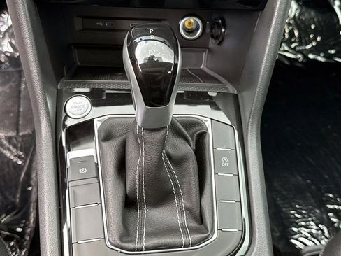 Used 2024 Volkswagen Taos SE image 16