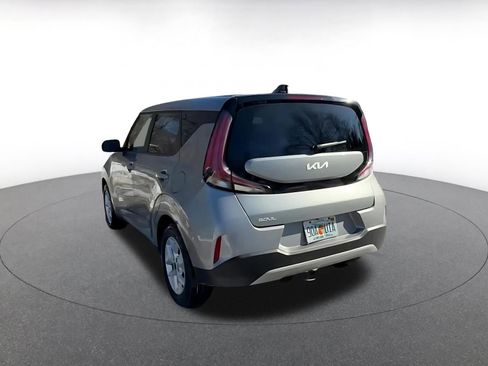 Used 2025 Kia Soul LX w/ LX Technology Package image 11