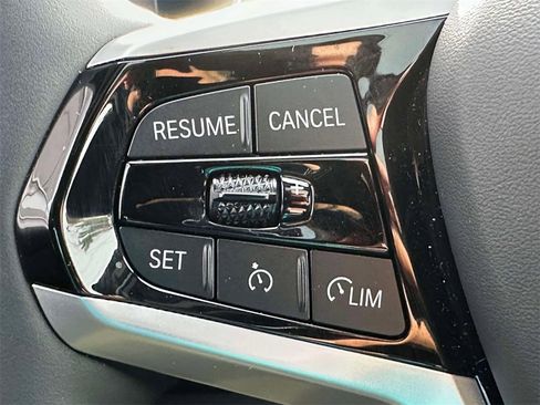 Certified 2025 BMW 330i xDrive Sedan w/ Convenience Package image 29