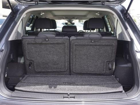 Used 2022 Volkswagen Tiguan SE FWD image 8