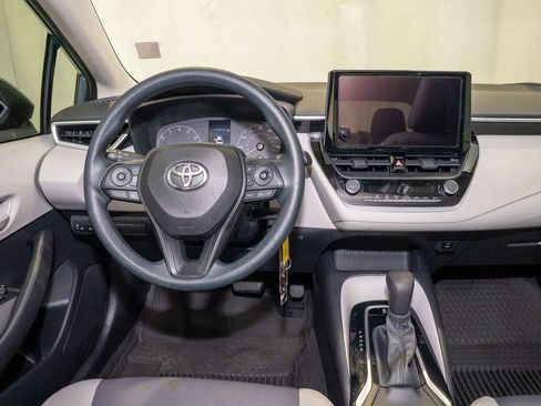 Used 2023 Toyota Corolla LE image 6